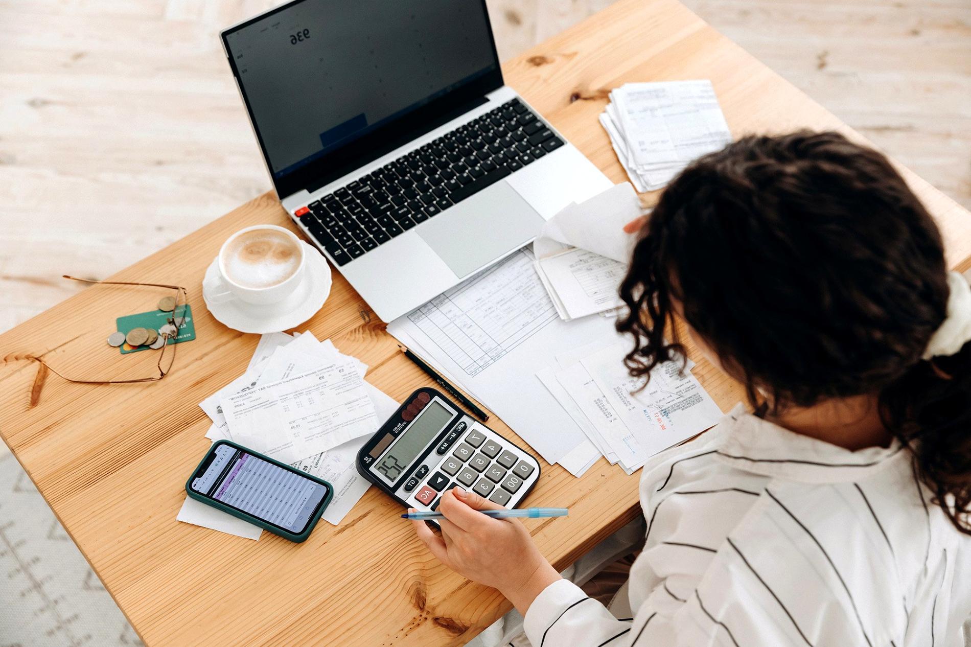 Teilnehmer bei einer gemeinsamen Lernaktivität